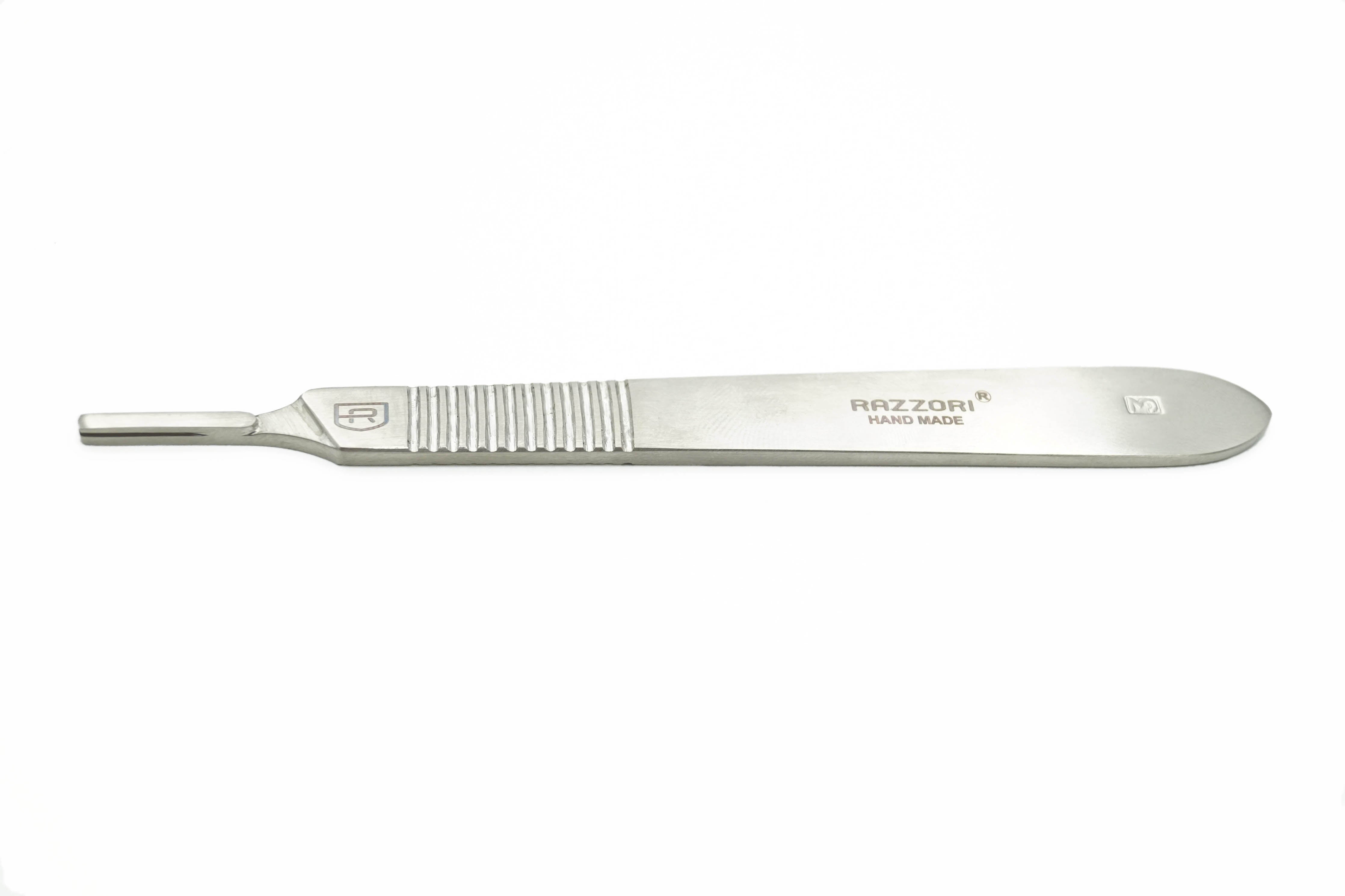 Scalpel deals blade holder