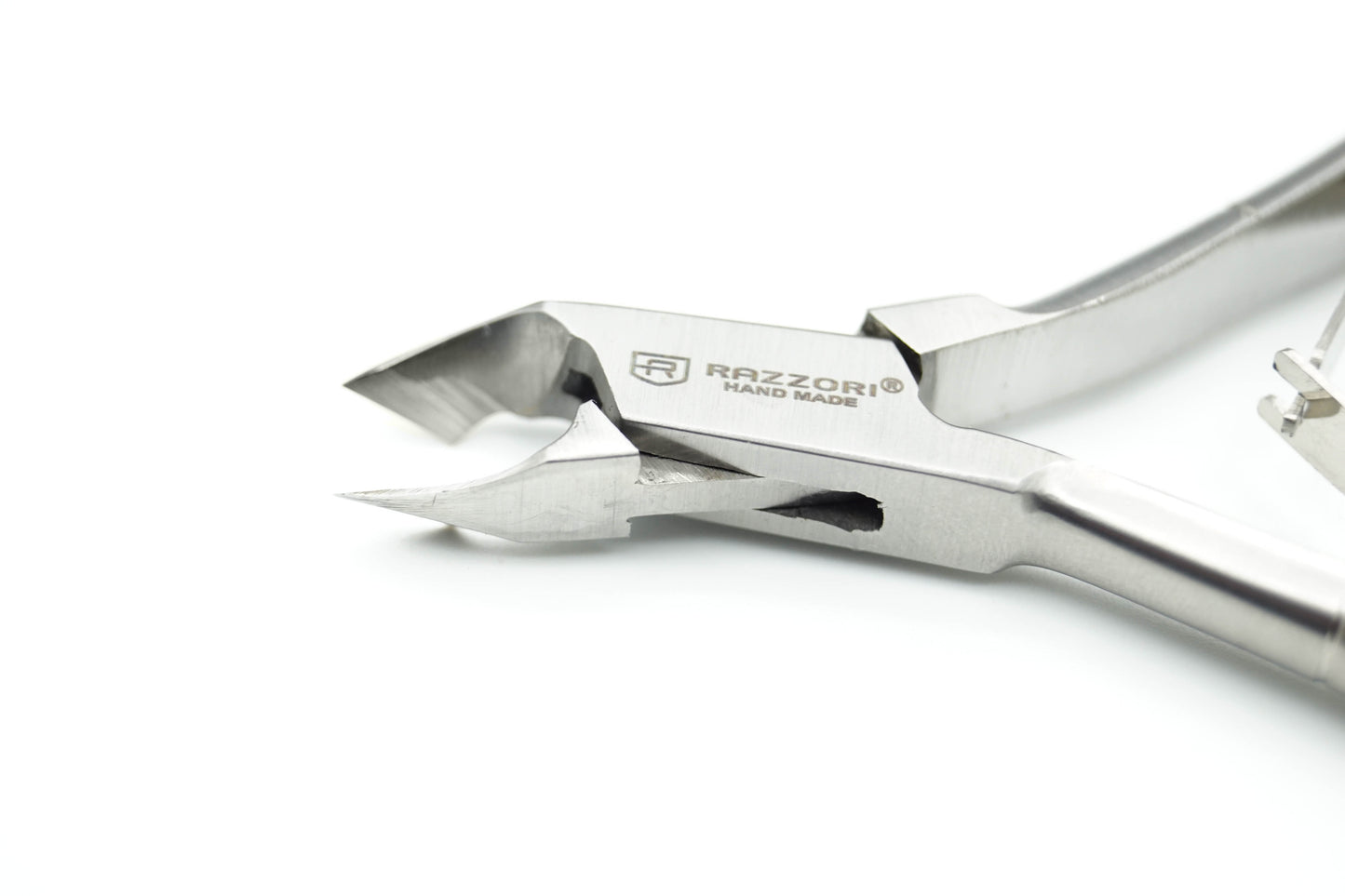 Pro Cuticle Nipper #75 - Razzori